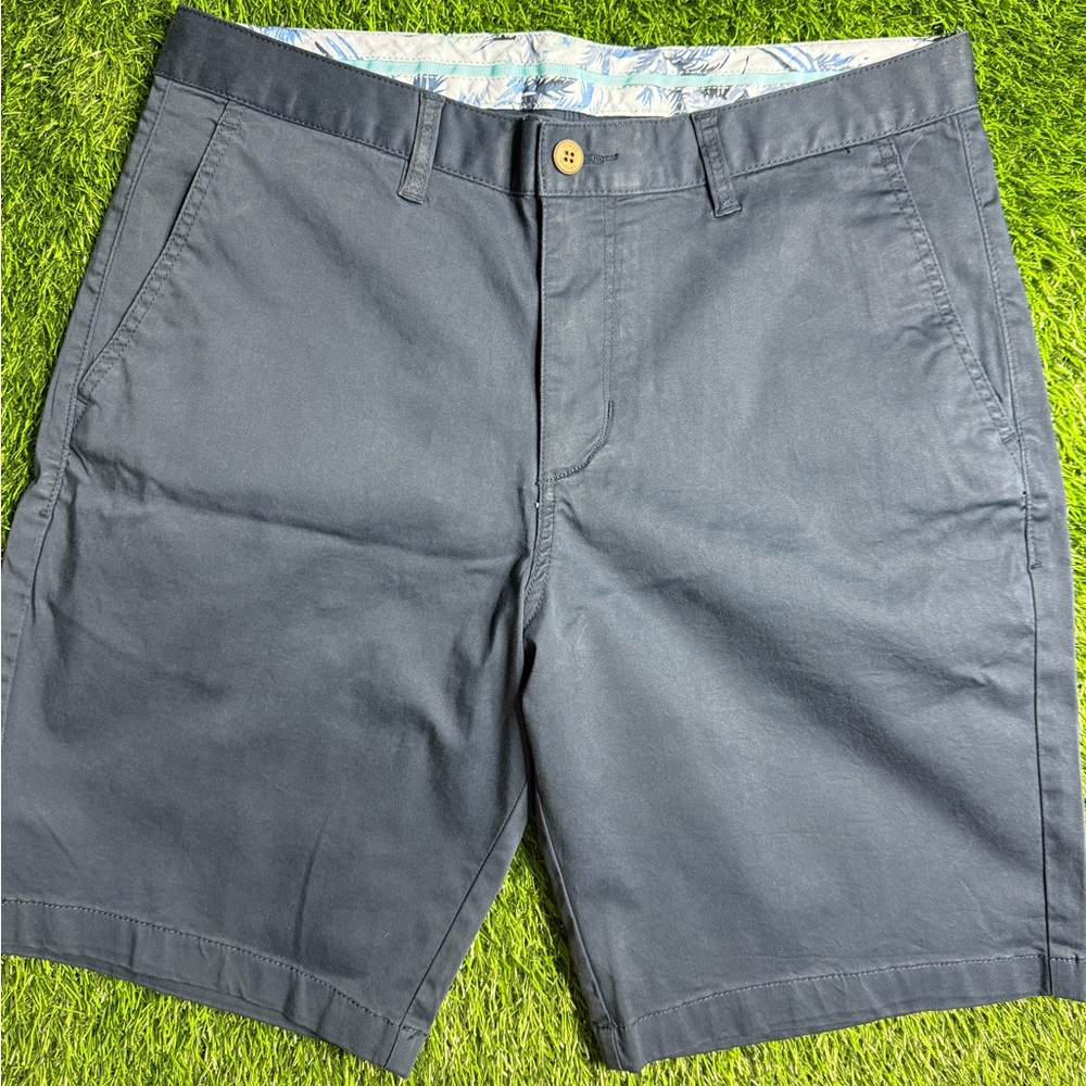 Tommy Bahama Mens Navy Casual Shorts size 34 EUC